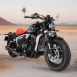 Una moto Letbe Punk 500 posa en medio de un desierto