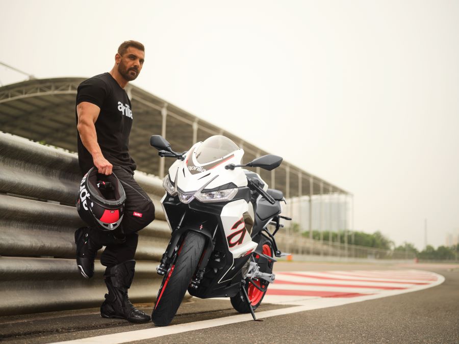 La Aprilia RS 457 empieza donde otras deportivas terminan