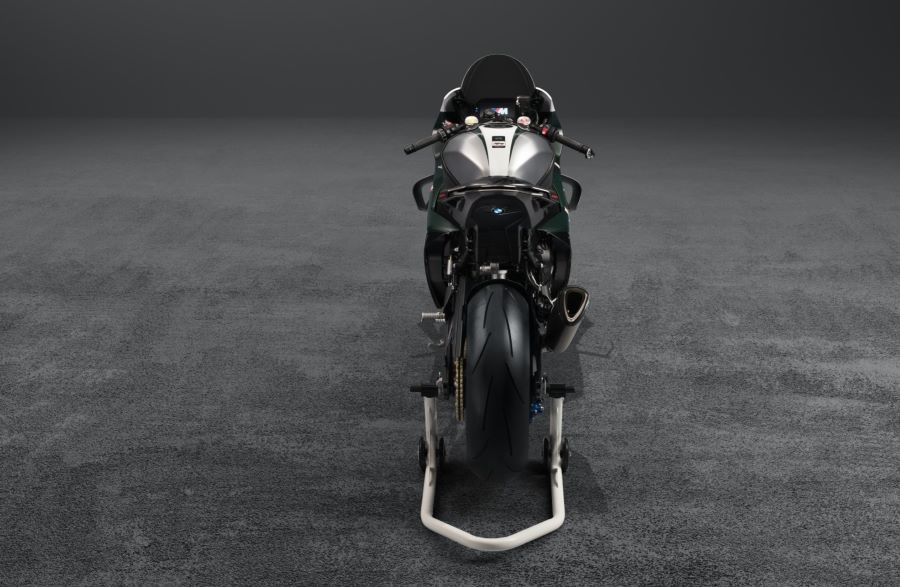 Vista trasera e una BMW M 1000 RR TT