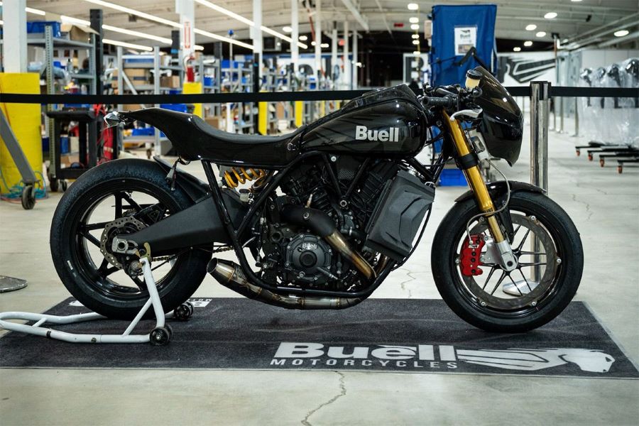 lateral derecho del prototipo Buell Super Cruiser café racer