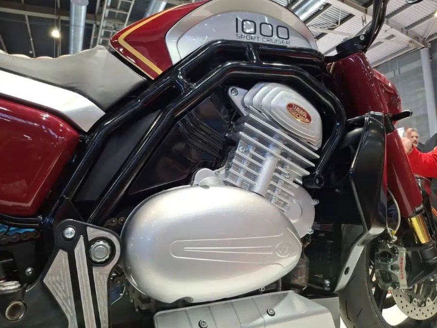 Jawa 1000 Sport Cruiser: el regreso checo a la gran cilindrada Primer plano del motor de una Jawa 1000 Sport Cruiser