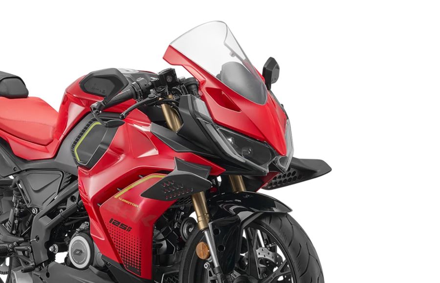QJMotor desafía la lógica con una 125 equipada con winglets