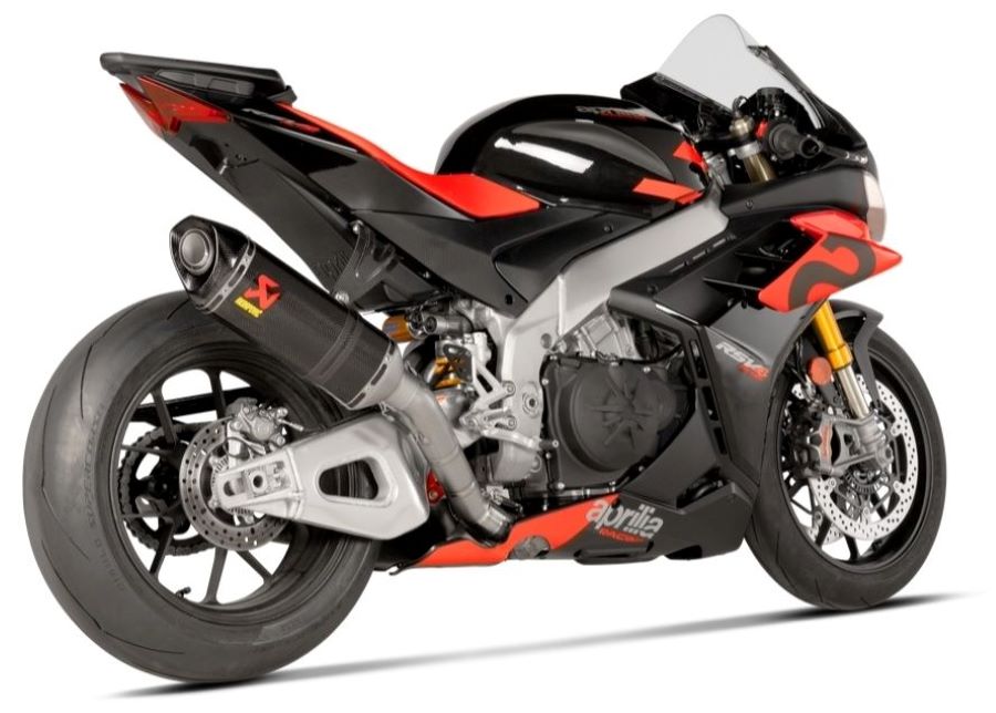 una moto deportiva Aprilia monta una escape Akrapovic