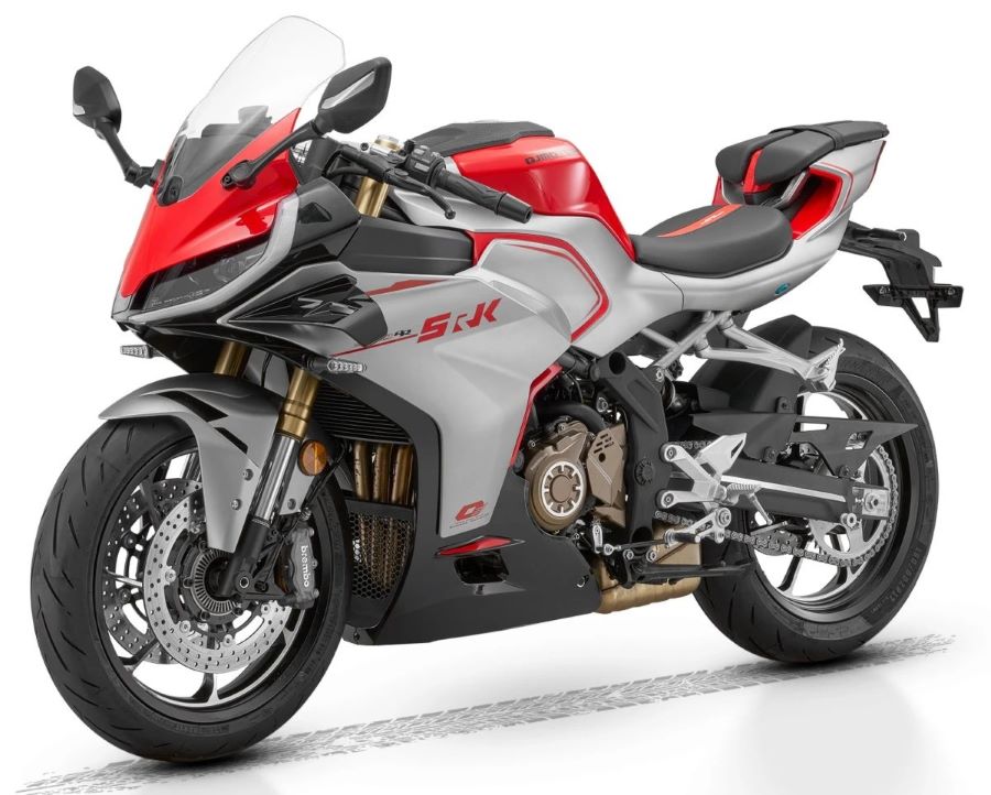 QJMotor SRK 421 RR: nueva señal de hacia dónde va el mercado Lateral izquierdo de una moto QJMotor SRK 421 RR