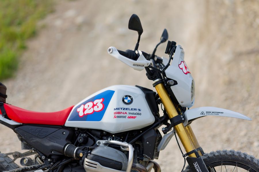 Vista parcial de la moto BMW R12 G/S del Internacional GS Trophy 2026