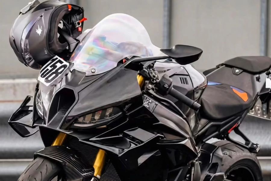 La BMW S 1000 RR 2027 empezó a mostrar su nueva identidad