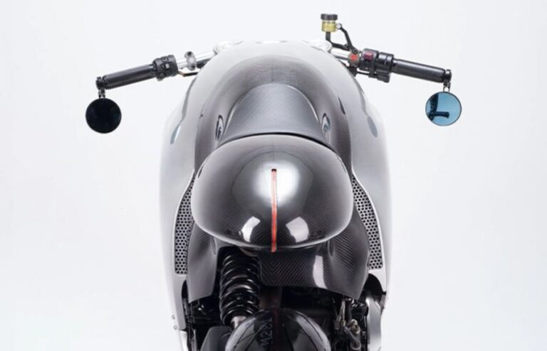 Una Ducati 821 de Bandit9 vista desde atrás