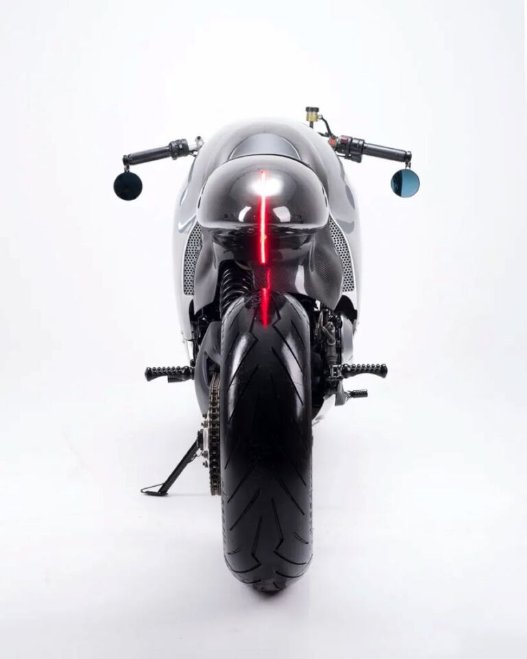 Luz de stop de una Ducati 821 de Bandit9