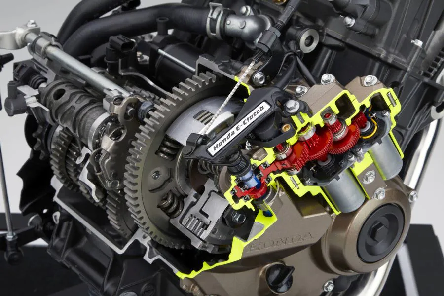 Render de un motor Honda con E-Clutch
