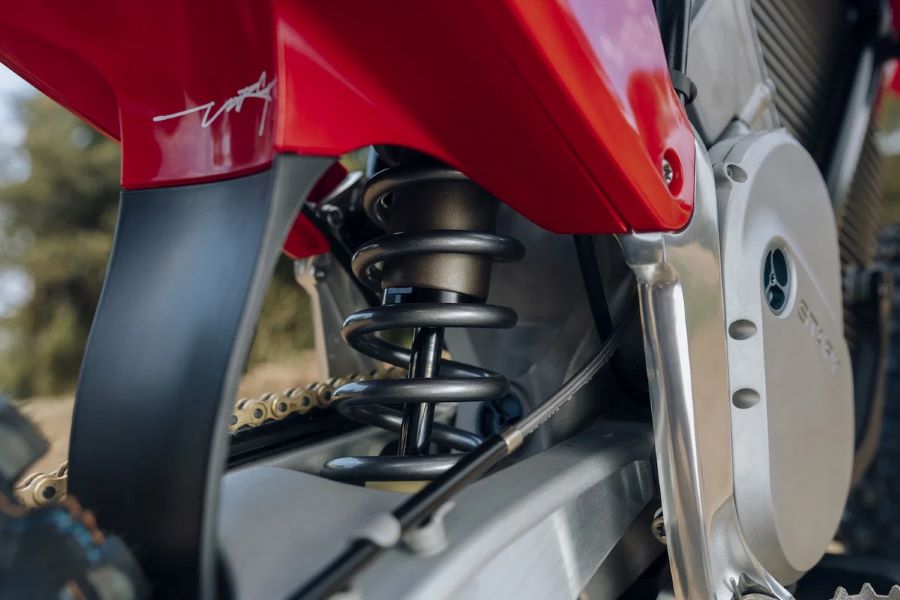 suspensión trasera de una moto Varg MX Factory Edition