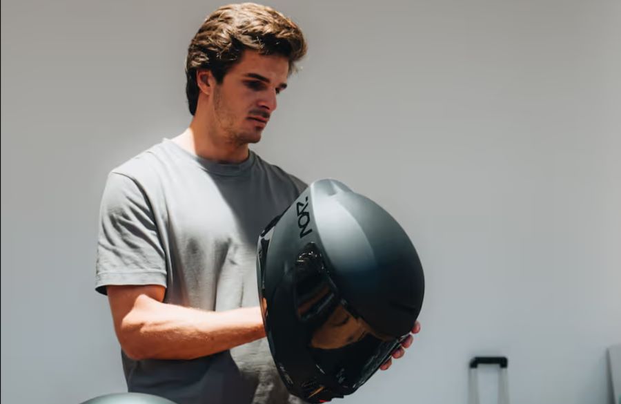 Casco ZYON: el primer casco que protege más que la cabeza Tanguy Uzel, creador del casco Zyon