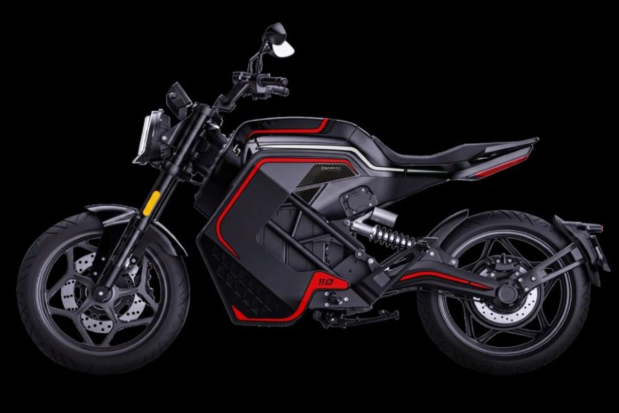 Charged Ndara deja una señal para toda la industria eléctrica Lateral derecho de una moto eléctrica Charged Ndara gris y roja