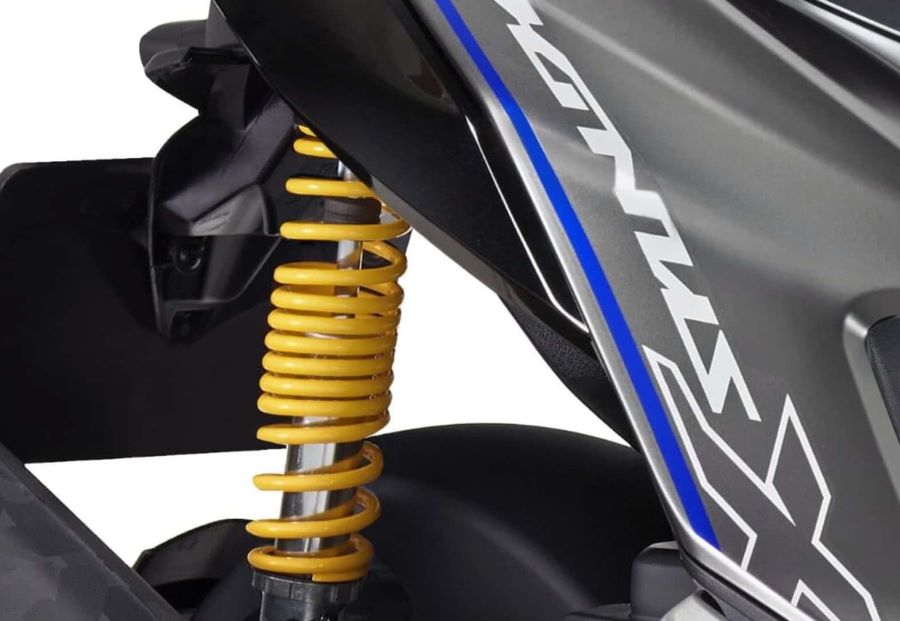 Amortiguador trasero de un scooter Yamaha Cygnus X edición especial