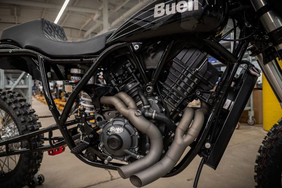 La Buell The Goat es una cabra que quiere trepar paredes Primer plano del motor de un prototipo Buell The Goat