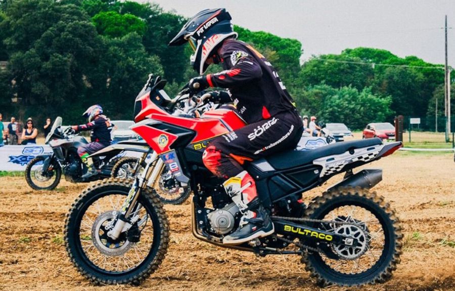 Regresa Bultaco y pone a prueba el peso de su historia Una moto Bultaco GT Rally en acción antes de su regreso