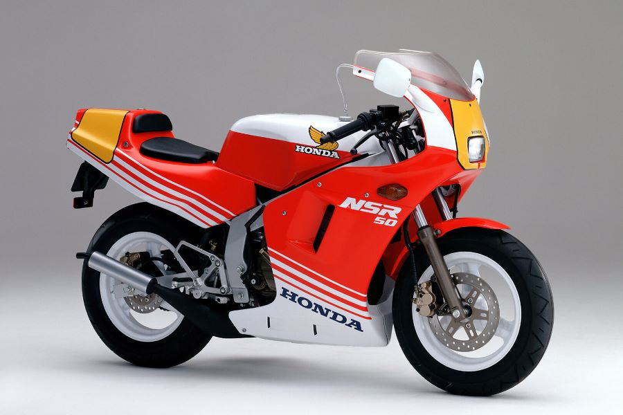 Motos 50cc viejas | Modelos clásicos que marcaron una época Una moto Honda NSR 50 roja