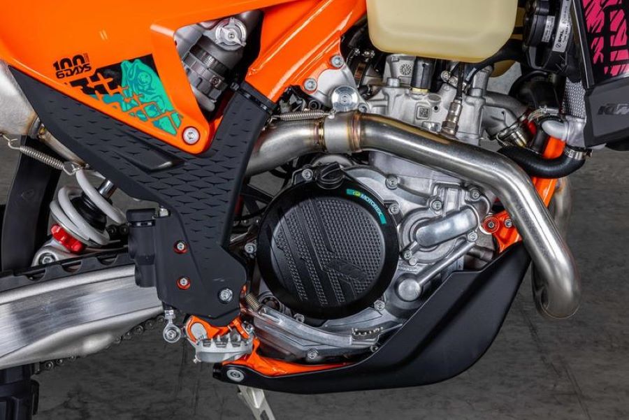 KTM 500 EXC-F 6DAYS: 100 años de enduro llevados al extremo Motor de la KTM 500 EXC-F 6DAYS 2027