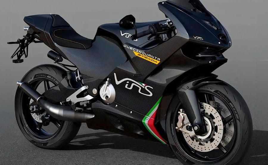 La moto de dos tiempos que la industria daba por extinguida Lateral derecho de una moto de dos tiempos Vins Duecinquanta Strada
