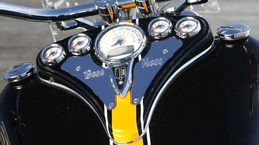 Nadie fabrica una moto como la Boss Hoss Cruiser tablero en el tanque de una moto boss hoss cruiser 2026