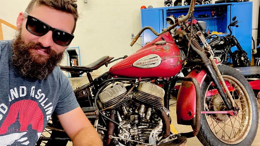 El presentador de de Bikes-and-Beards