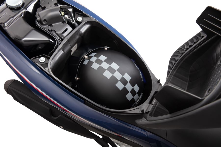 Compartimiento de una moto Honda Biz 110