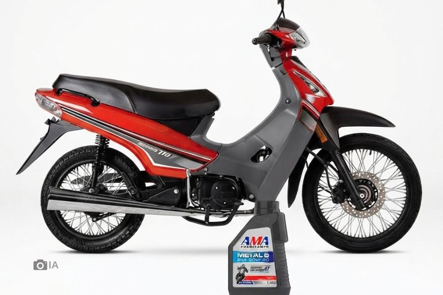 Una moto Brava Nevada 110 roja y una botella de aceite para el modelo