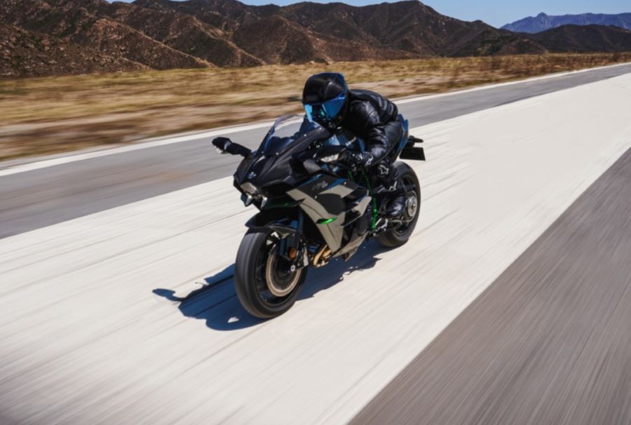La Kawasaki Ninja H2 reinventa la sobrealimentación Una Kawasaki Ninja H2 2027 lanzada en velocidad