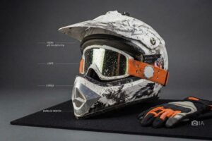 Imagen creada con IA para ilustrar las partes de un casco de motocross
