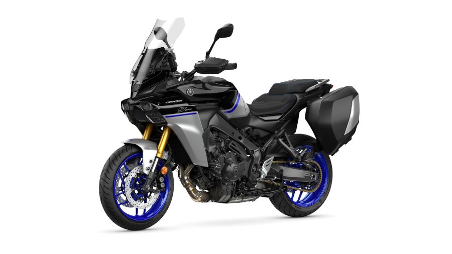 Lateral izquierdo de una moto amaha Tracer 9 GT+