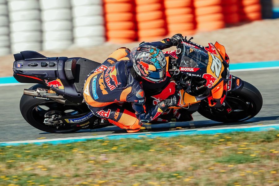 Dani pedrosa circula sobre una motoGP