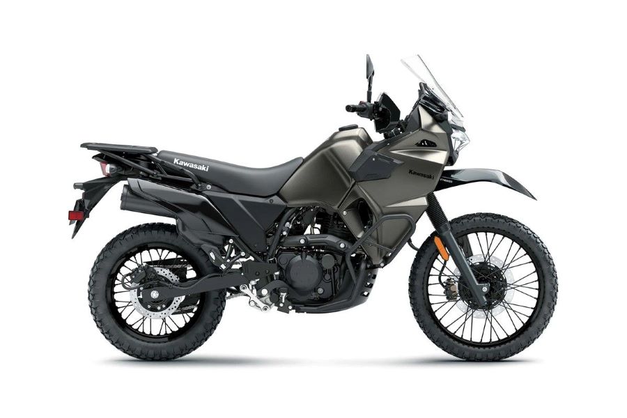 Lateral derecho de una moto Kawasaki KLR650 2027 DF