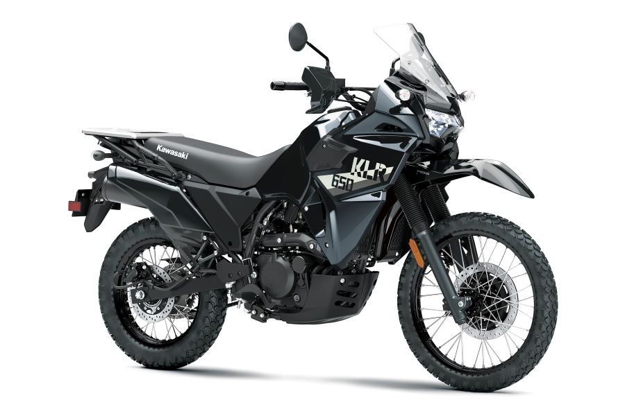 Vista lateral eracha de una moto Kawasaki KLR650 2027 standar