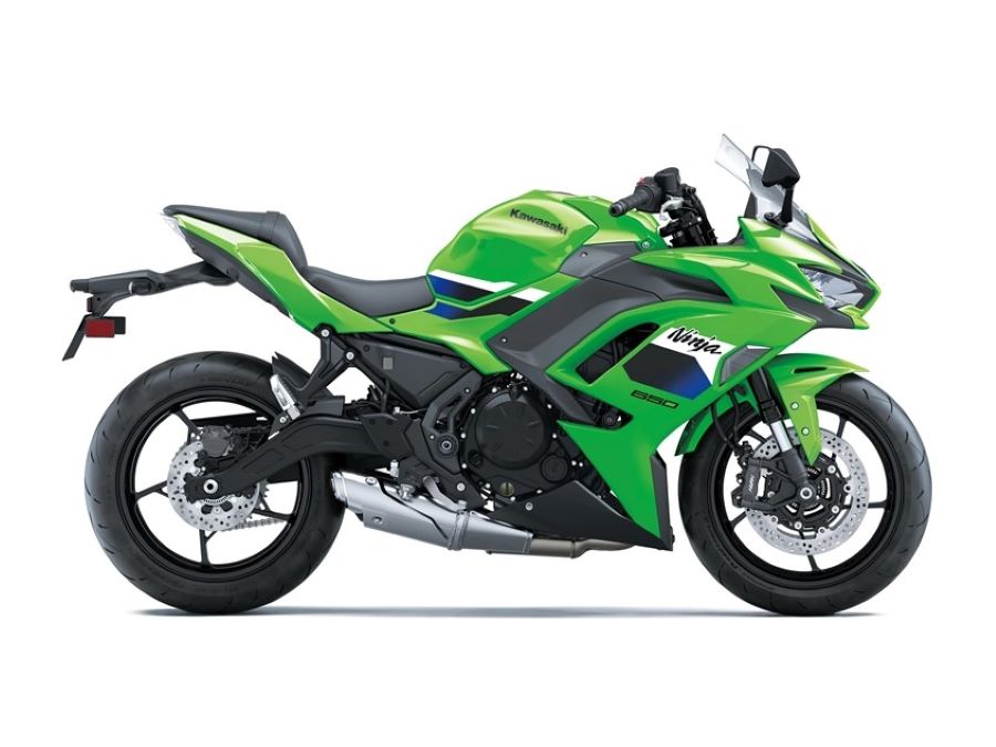 La Kawasaki Ninja 650 mejora donde más lo necesitaba Lateral derecho de una Kawasaki Ninja 650 2027 verde