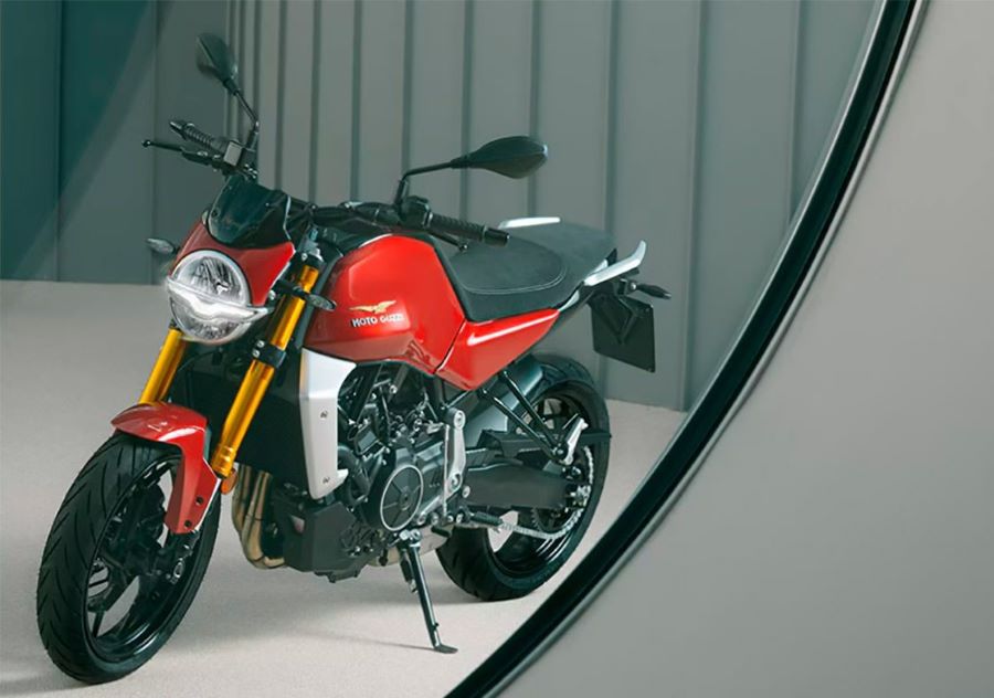 Una versión en rojo de la Moto Guzzi The Trip 500