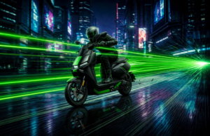 Imafen creada con IA muestra una NIU FQiX 150 Razer que avanza en la noche ciudadana entre rayos de luz verde