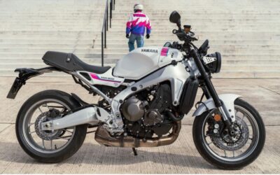 La Yamaha XSR900 vuelve al rosa de los 90